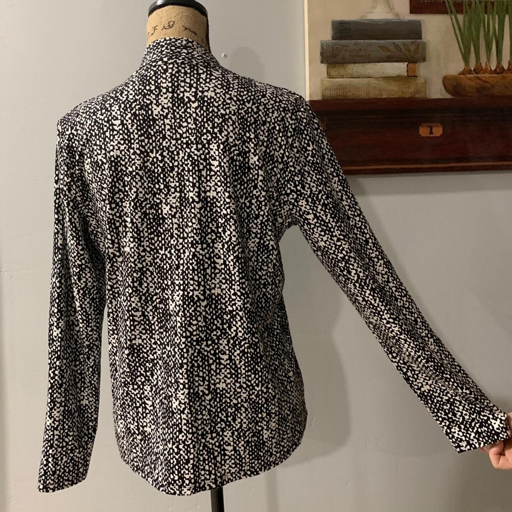 Talbots blouse 🦋 - Picture 2 of 6